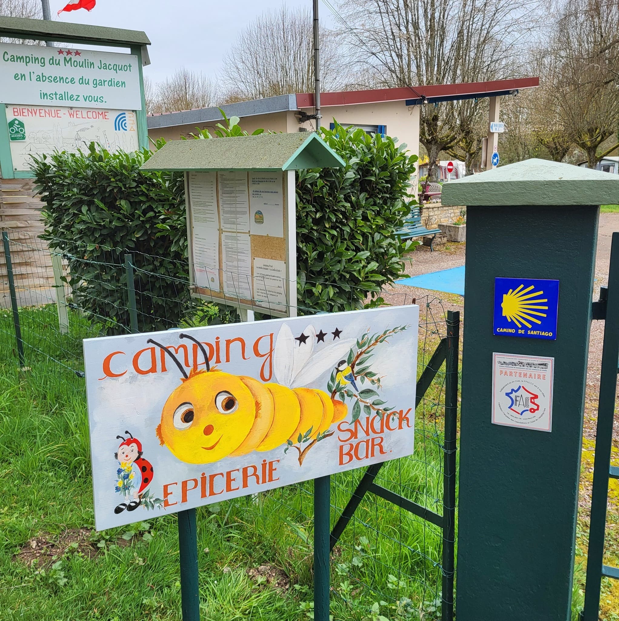 Le camping au bord de la Cure